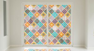 استیکر شیشه